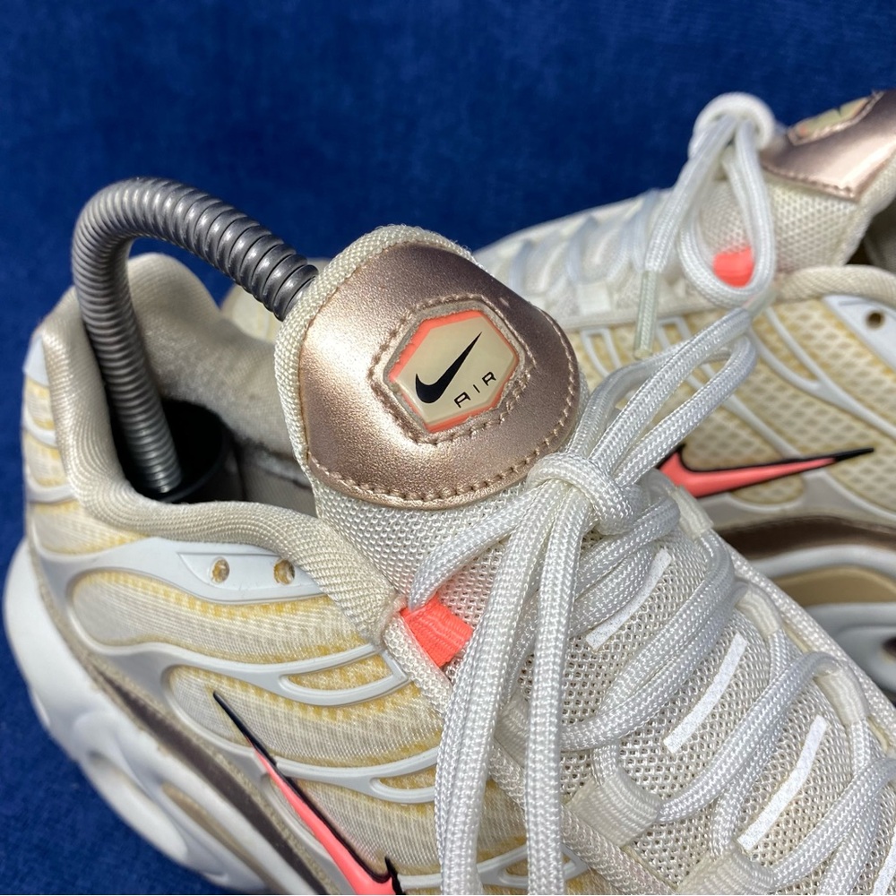 Nike air max plus “orewood brown” women’s athletic sneakers size 7 US - Picture 2 of 9